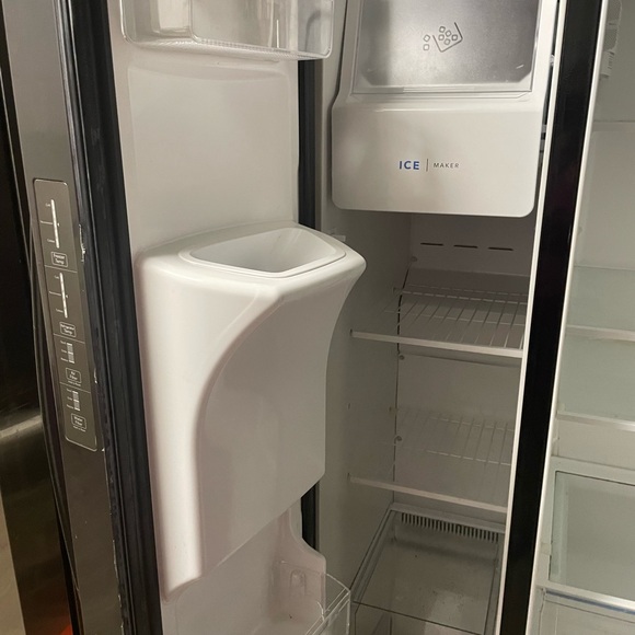 Meet your Posher, Rebecca - Picture 2 of 4